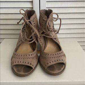 Vince Camuto heeled bootie -size 7.5 worn